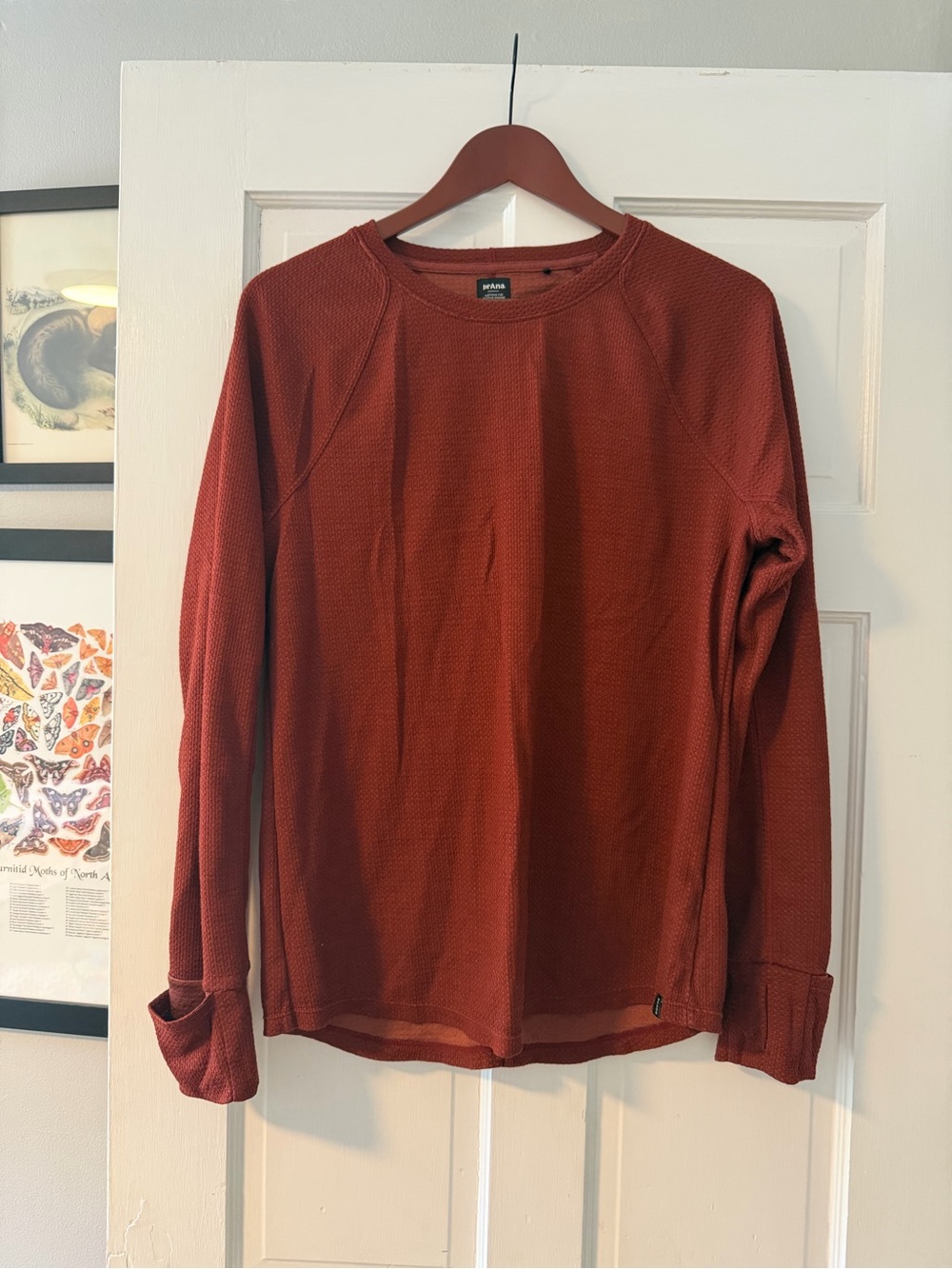 PrAnaWomen’s Long Sleeve Athletic Crew with thumb holes- Rust Red